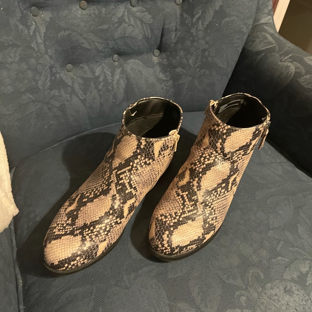 Snakeskin booties - Picture 4 of 4